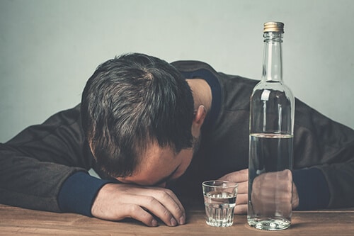 Does alcohol kill brain cells?